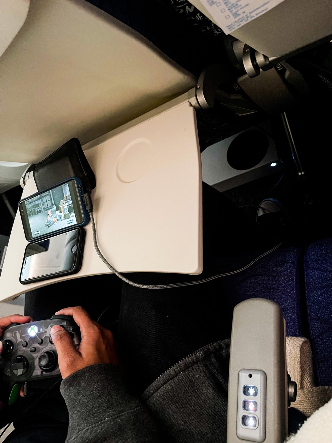 My seat neighbour on the plane brought an Xbox to play during the 12h flight to Bangkok