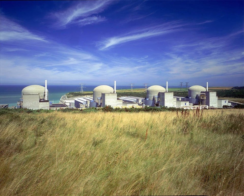 TIL that most of the world’s electricity is generated by steam. Oil, coal, and even nuclear plants all produce power by heating water to produce steam. The steam is then driven through a turbine, which in turn spins a generator and generates electricity.