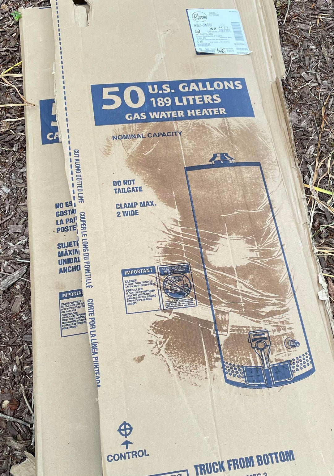 The sweat outline on this box is surprisingly detailed.