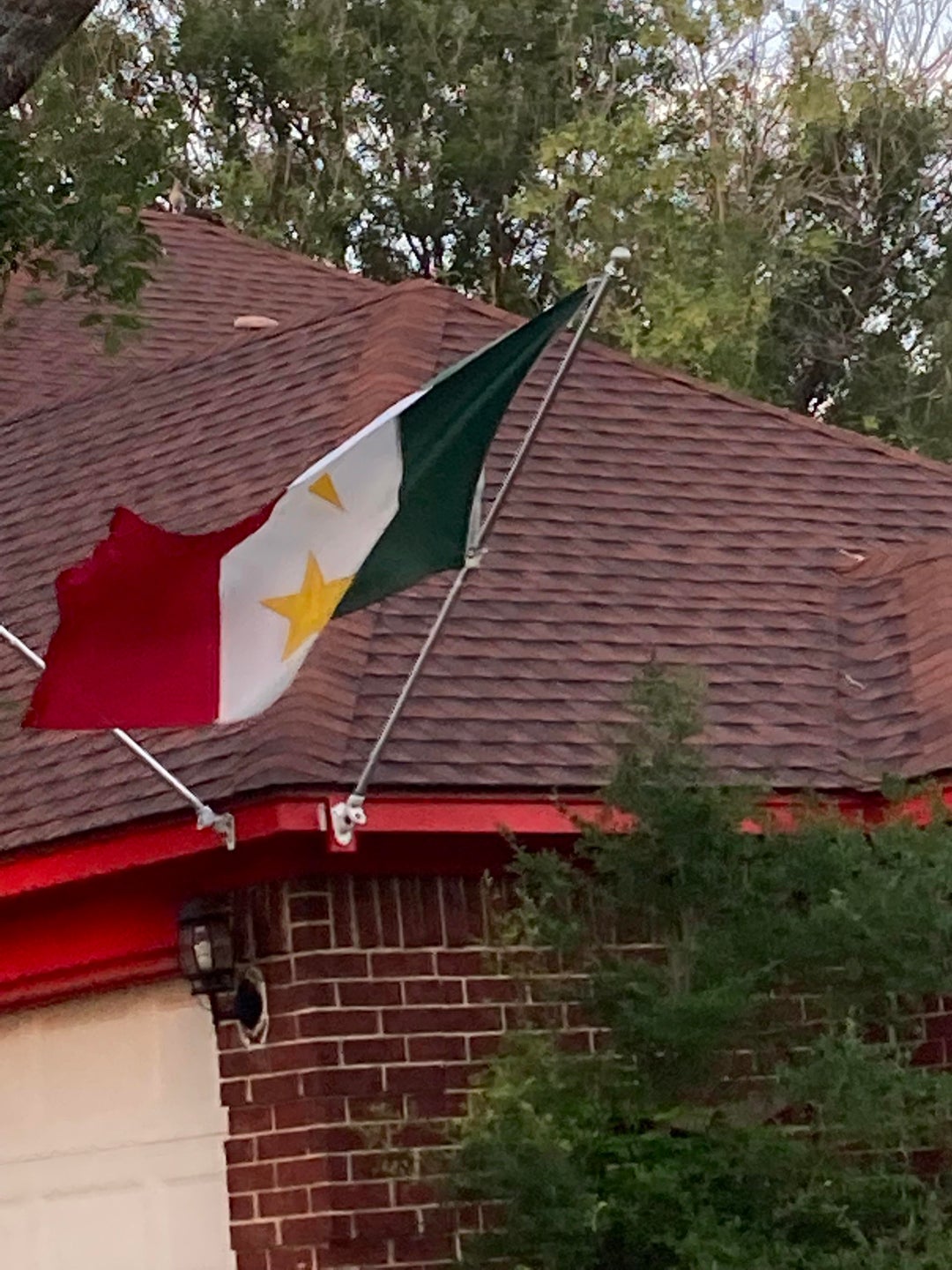 I have a flag for y’all to identify. seen in central texas if that helps