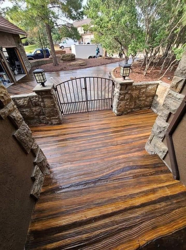 Concrete made to look like wood.