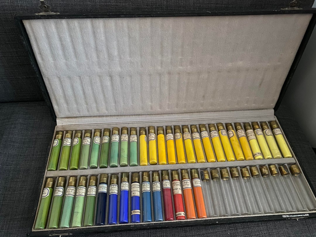 Found this case of industrial pigments at a flea market yesterday
