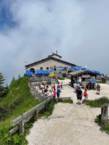 Hitlers ‘Eagle Nest’ retreat is now a cafe / restaurant