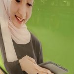 Walked past this image for years and only just noticed that she’s using the phone upside down