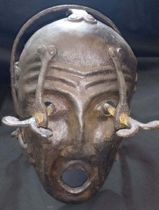 Eyes Wide Shut.🙃.