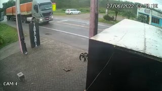 It happened today in Morretes, Paraná, Brazil: Truck vs Train