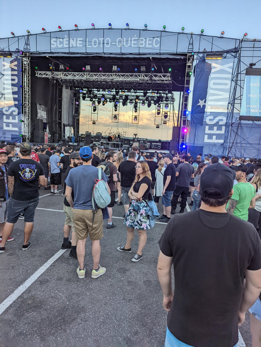This stage has no backdrop