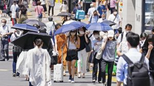 Record 15,000 people transported to hospital in June due to heat