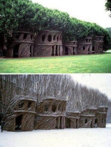 Patrick Dougherty shapes living trees into amazing natural tree buildings.