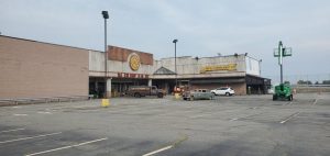 They're filming the new fallout NV show somewhat near where I live. If y'all want I can send weekly set updates