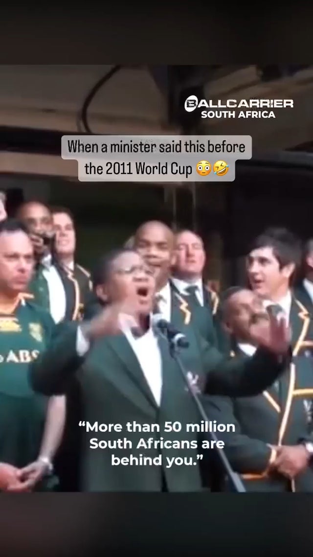 Rassie behind him 😂 (Go f##k them up)