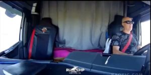 Driver flips out over his lunchbox