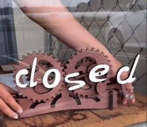 Closed/open sign design