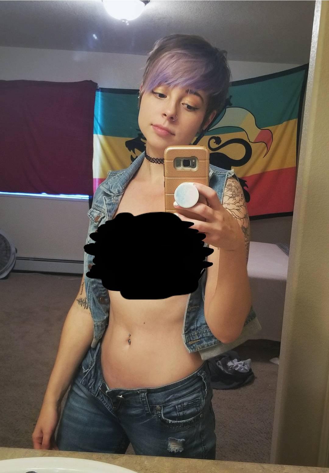 Does anyone know the flag in the background? I have no info about the context of the photo.