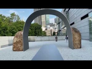 李禹煥展　屋外展示作品　国立新美術館2022年9月