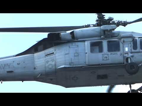 US NAVY MH 60米海軍ロナルド・レーガン艦載のヘリコ部隊機 飛来