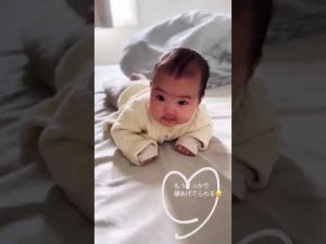 【生後97日目】ハイハイポーズの赤ちゃん/朝のご機嫌タイム