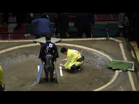 仕切り線を書き直す照矢さん　初場所四日目　2020　＃大相撲　＃相撲　＃初場所　＃令和二年　＃sumo ＃Jan. ＃服部桜　＃服部桜チャンネル