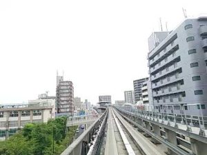 最後にスリラチャの赤備えあり【日暮里舎人ライナー320形①】21編成、321F〈駅内撮影&前面展望・三菱CIインバーター走行音①〉見沼代親水公園行（日暮里［NT01］→江北［NT08］）