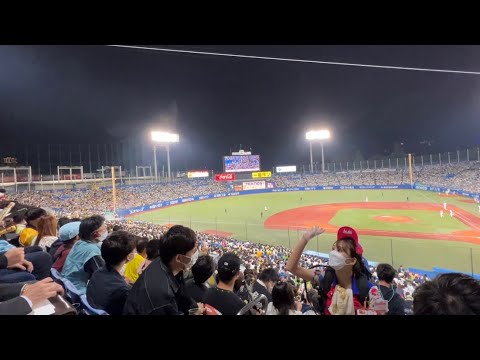【大逆転】阪神ファン、勝利目前の六甲おろしで盛り上がるが直後に大逆転されて日本シリーズ進出ならず。CSファイナルステージ第3戦【ヤクルト阪神】