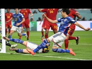 三笘薫が紙一重の折り返しで決勝点をアシスト「ちょっと足が長くて良かった」