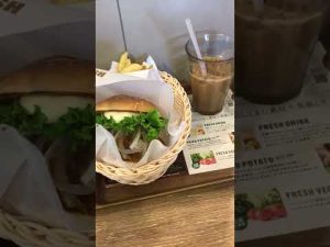 フレッシュネスバーガー食べると幸せな気持ちになるね🍔🍟