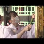 神戸市の生田神社 新年を迎える準備の「すす払い」