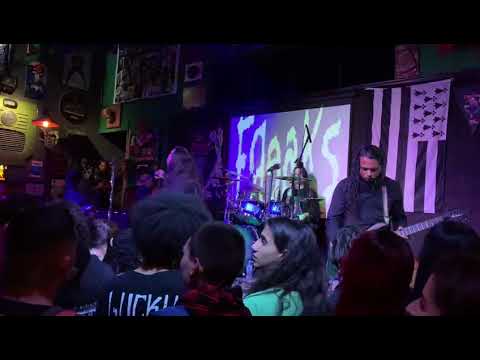Freaks - It's On (Korn Cover) - Live SP