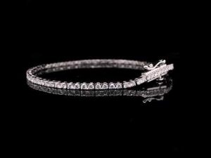 .925 Sterling Silver 2.0 Cttw Diamond Classic Link Tennis Bracelet (I-J Color, I2-I3 Clarity)