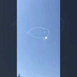 ジェット機で大空に！みんなに届け！ニコちゃんマーク(๑˃̵ᴗ˂̵)