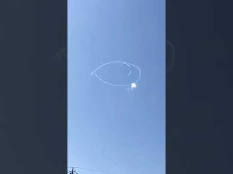 ジェット機で大空に！みんなに届け！ニコちゃんマーク(๑˃̵ᴗ˂̵)