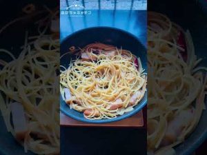 イタリアで流行ってる【おこげパスタ】暗殺者のペペロンチーノ#shorts