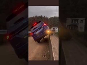 狭い道のすり抜け方法教えます