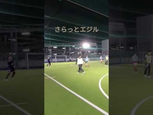 余裕すぎん？#エジル