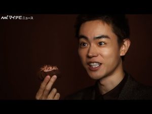 菅田将暉、“ヨロイヅカ式”食感に感動！30代の目標語るインタビューも　ミスタードーナツ新TVCM 『いくつの食感？』編＆メイキング・インタビュー映像公開