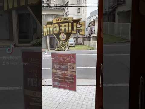 グラビアアイドルの女とベンチプレスするとこうなる
